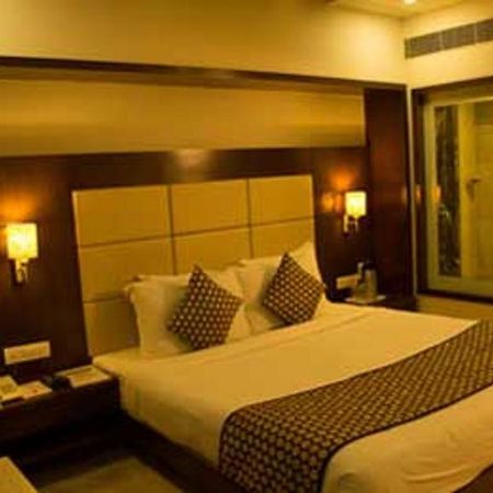 Grand Thakar Hotel Rajkot Luaran gambar