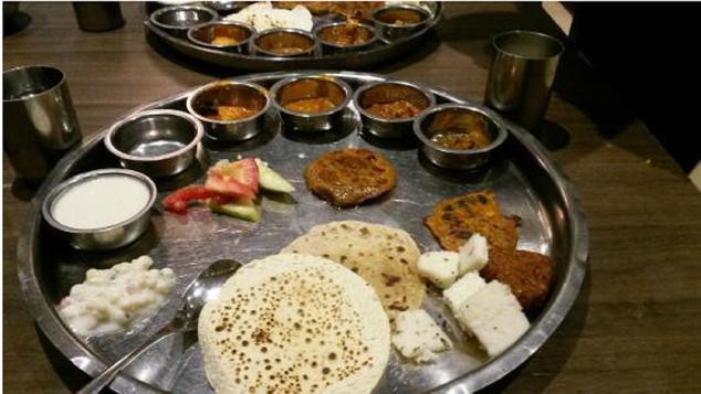 Grand Thakar Hotel Rajkot Luaran gambar